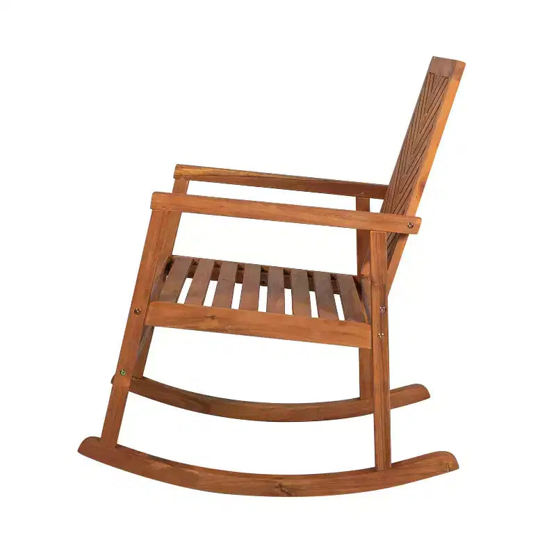 Sedia a dondolo JONATHAN Y Ned in legno di acacia con schienale a chevron moderno, capacità 136 kg, per esterni e patio