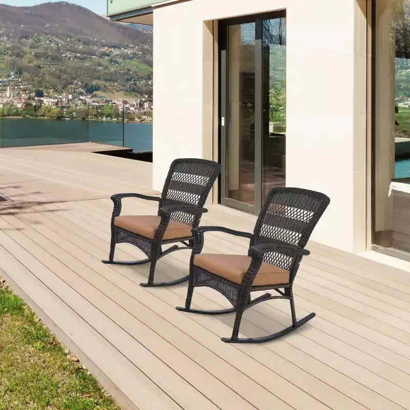 Sedia a Dondolo Northlight 42 in Resina Wicker Marrone Scuro con Cuscino