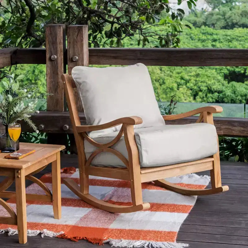 Sedia a dondolo da esterno Sonoma Lane Alamo in teak con cuscino a cerniera e struttura