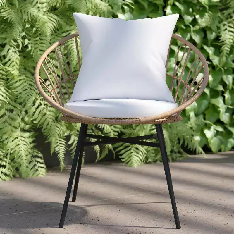 Emma and Oliver Set di Due Sedie da Patio in Stile Papasan Boho, in Corda di Rattan Sintetico con Finitura per Tutte le Stagioni e Cuscini