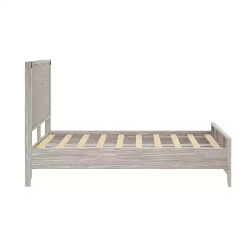 Letto a piattaforma contemporaneo in legno massiccio Plank+Beam a una piazza e mezza