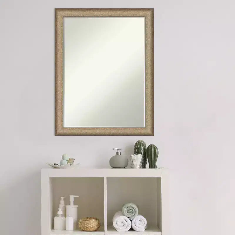 Specchio da parete per bagno Amanti Art con cornice stretta ed elegante, spazzolato, smussato