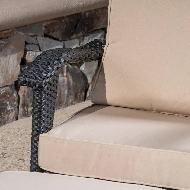 Set da salotto da esterno in vimini a 5 pezzi Honolulu con cuscini di Christopher Knight Home