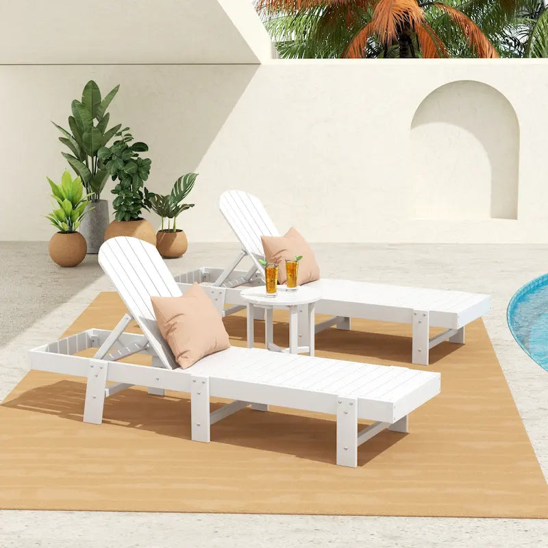 Polytrends Altura - Set di 3 chaise longue reclinabili da esterno ecologiche, resistenti alle intemperie, senza braccioli, con tavolino laterale