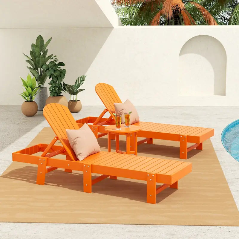 Polytrends Altura - Set di 3 chaise longue reclinabili da esterno ecologiche, resistenti alle intemperie, senza braccioli, con tavolino laterale
