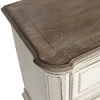 Set letto imbottito, comò e specchio, e comodino Magnolia Manor