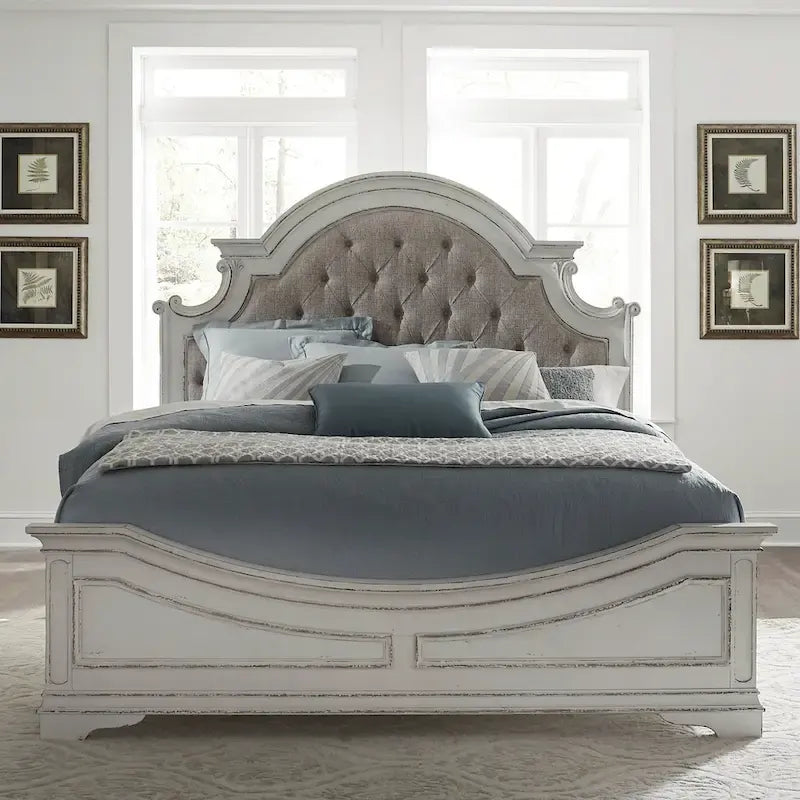 Set letto imbottito, comò e specchio, e comodino Magnolia Manor