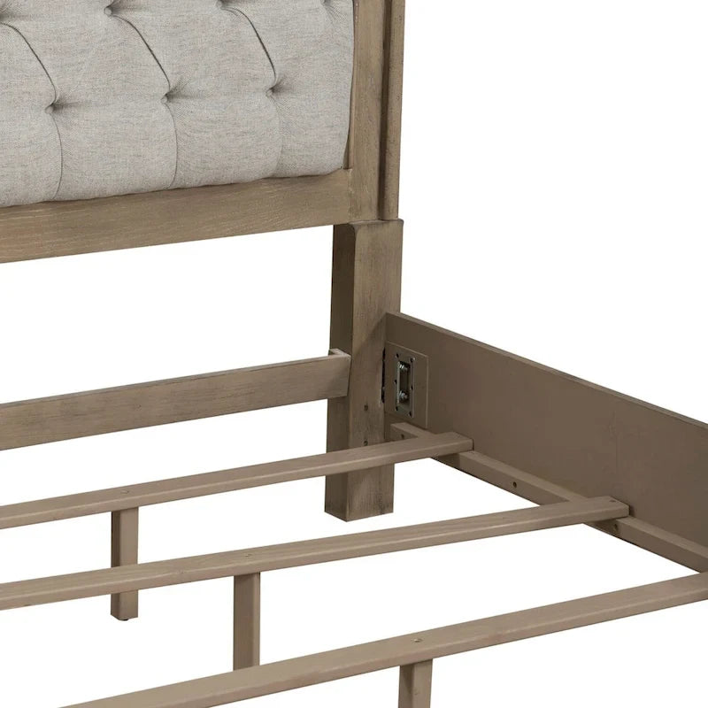 Set letto imbottito, comò e specchio, e comodino Magnolia Manor