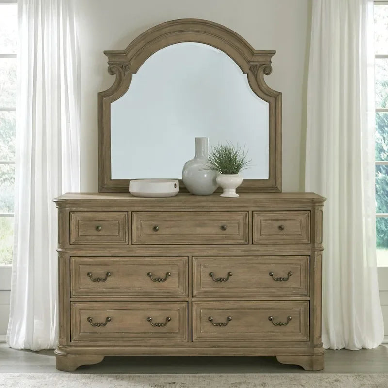 Set letto imbottito, comò e specchio, e comodino Magnolia Manor