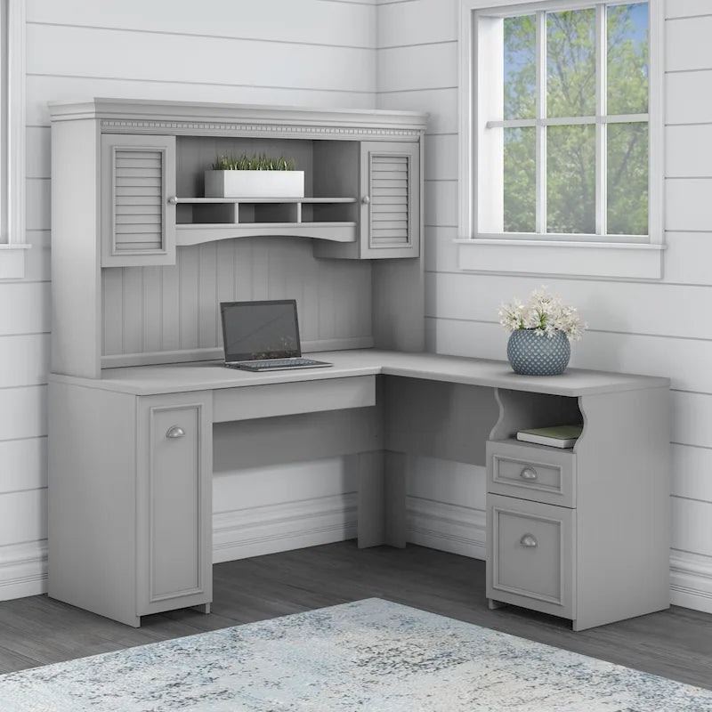 Scrivania a L Fairview 60W con Libreria Superiore di Bush Furniture