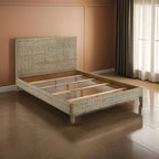 Letto matrimoniale Ayla, design in rattan intrecciato, testiera a pannelli, mogano grigio