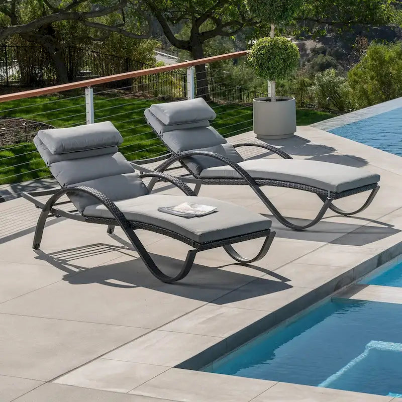 Deco 2 Aluminum Outdoor Patio Chaise Lounges Set