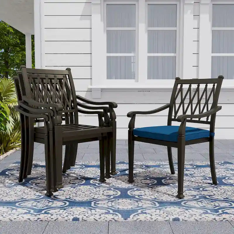 4 - Person Round Outdoor Dining Set with Cushions